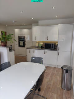 Dining/kitchen