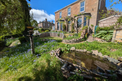 Garden &amp; pond north