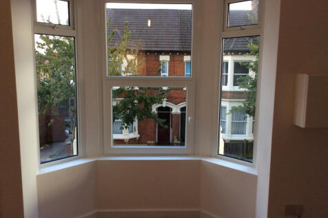 Bay window / bedroom
