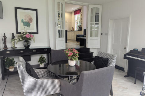 Garden Room / Dining 2