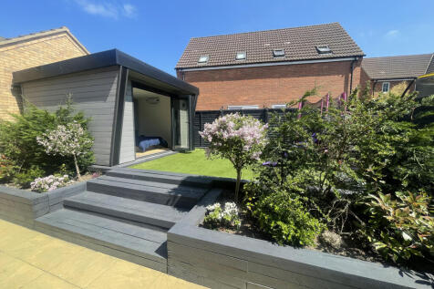 Garden Bedroom / Office