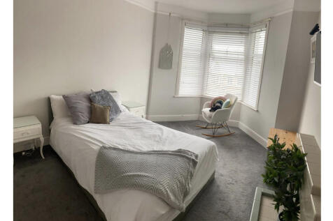 Front Double Bedroom