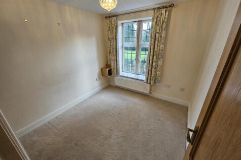 3rd Bedroom (1st Floor)