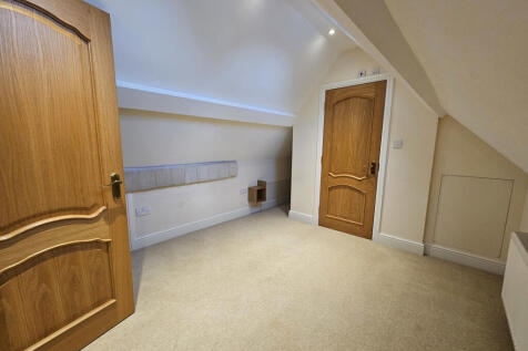 4th Bedroom (Top floor)