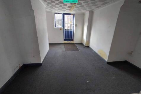 Raised retail area 140 Magdalen Street