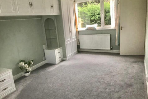 Main double bedroom. Dual aspect.  Windows to the 