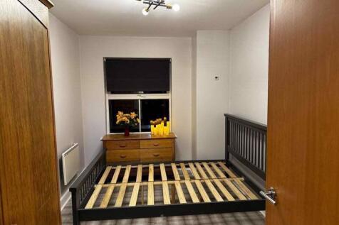 Main Bedroom with Double Bed