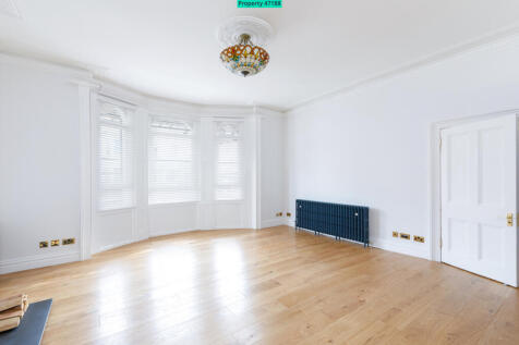 Kitchen / Living Room