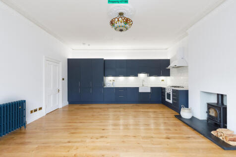 Kitchen / Living Room