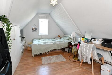 Top Floor Bedroom 2.jpg