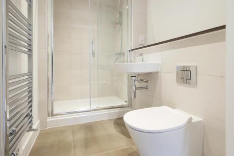 Shower En - Suite.jpg