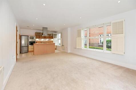 Living Room/Kitchen
