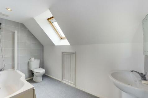 En-suite Bathroom.jpg