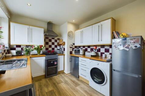 Kitchen 2.jpg