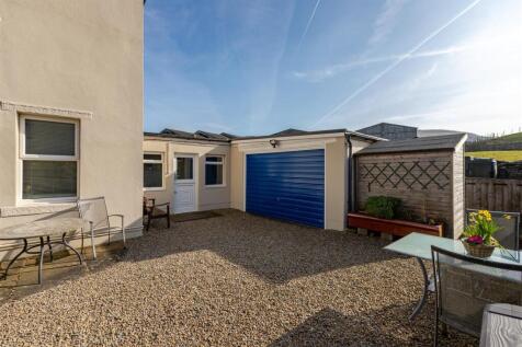 Attached Garage