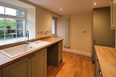 Kitchen (2).jpg