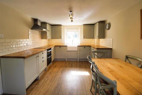 Kitchen Dining.jpg