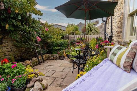 Rear Patio Garden .jpg