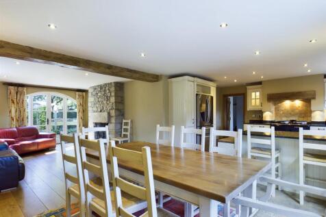 Dining/ Living Kitchen