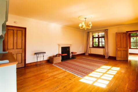 Living Room.jpg
