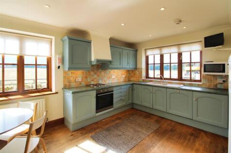 Kitchen (1).jpg