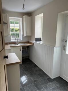 Kitchen 1.jpeg