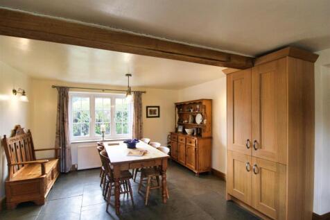 Dining Area.jpg