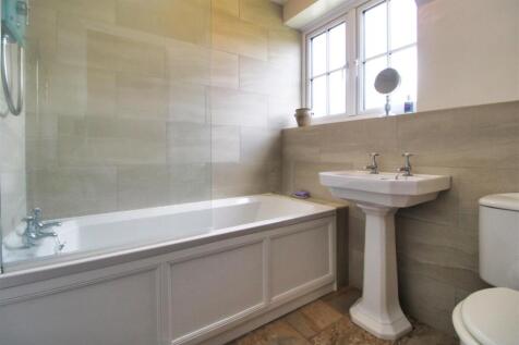Family Bathroom.jpg