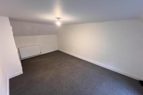 Bedroom 1 (2).jpg