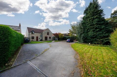 1 &amp; 2 Greenfields Parking