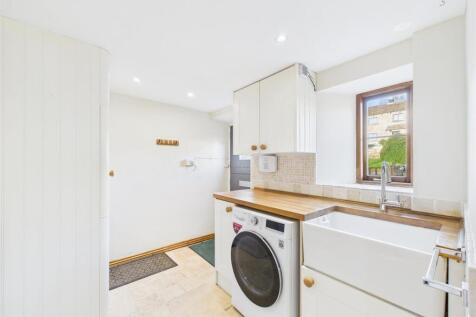 Utility/ Entrance Hallway