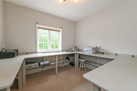 Bedroom 4/Office