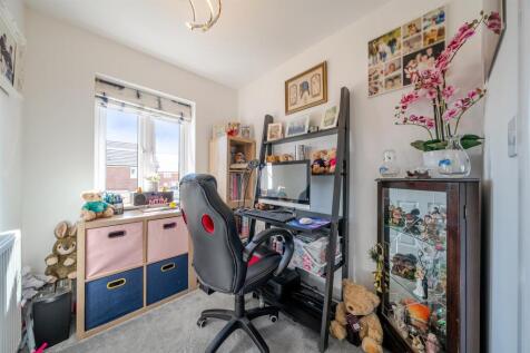 Bedroom 4/Study