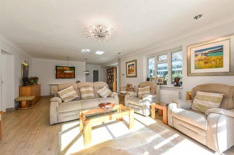 Sitting Room/Dining Room