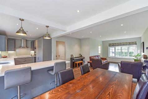 Lounge/Dining/Kitchen