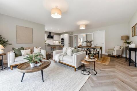 Living Room/Dining/Kitchen