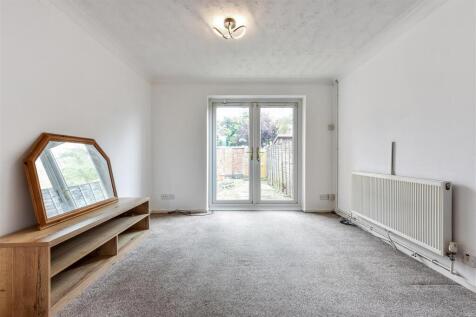 Sitting/Dining Area