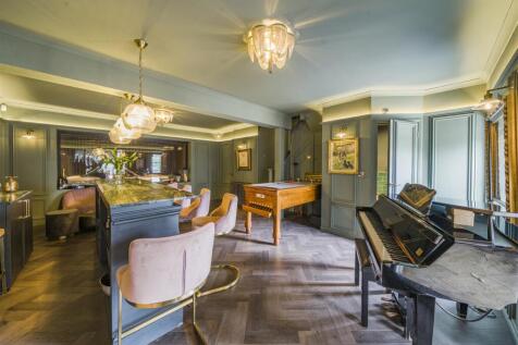 Bar/Games Room