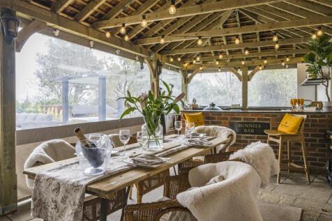 Outdoor Kitchen
