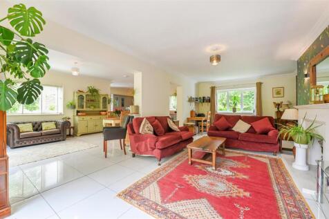 Sitting/Dining Room