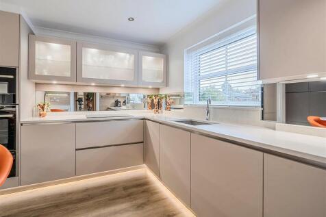 kitchen 2.jpg
