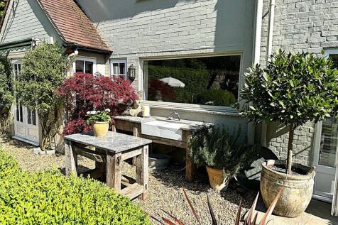 Outdoor Kitchen