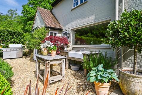 Outdoor Kitchen