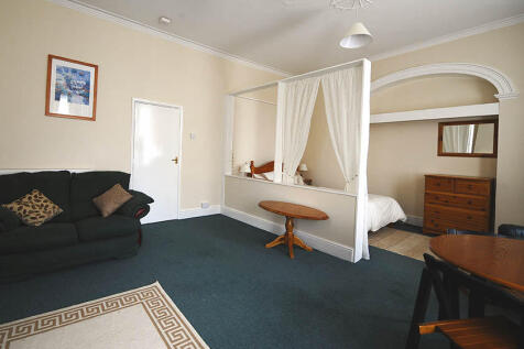 42 The Mall Flat 2 S