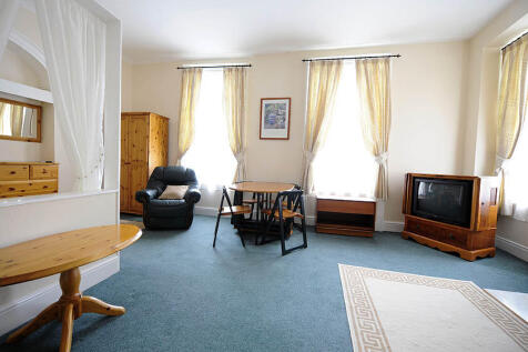 42 The Mall Flat 2 L