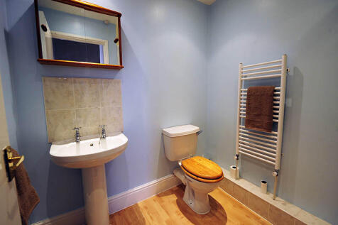 42 The Mall Flat 2 B