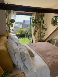 12a bed IMG_3262[4] copy.jpeg