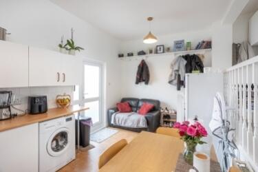 12a South Parade Kitchen Living 3
