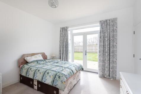5 Wellington Crescent 002
