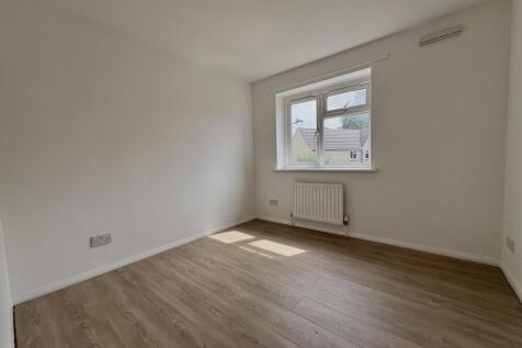 second bedroom croxford gardens